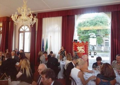 19884104_732174233657681_6465984444917887327_n